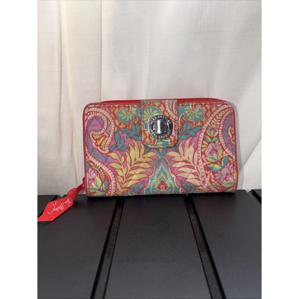 Vera Bradley 